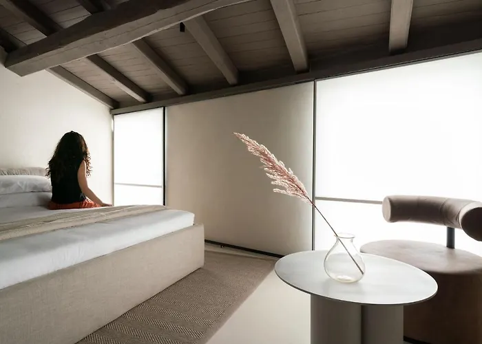 Hotel Scenario
