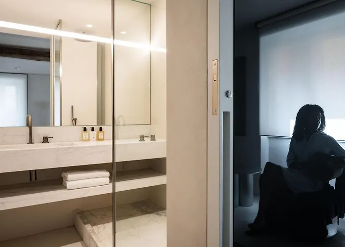 Hotel Scenario